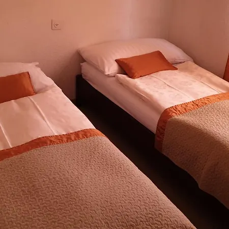 Baeren-krattigen Hotel *